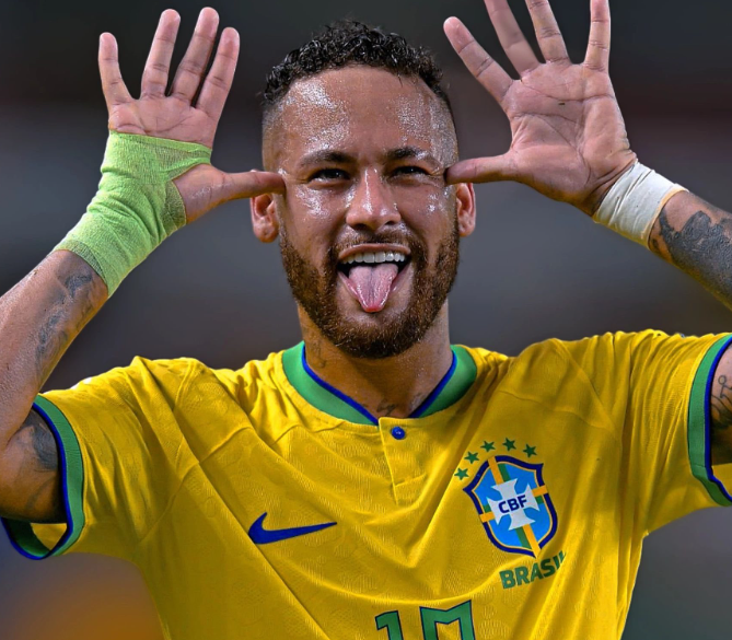 开云App-2025全球运动员收入榜单揭晓：C罗再登顶，梅西稳居前三