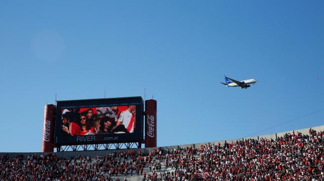 开云赛事-球迷回归!阿根廷国家德比 河床主场的火爆看台