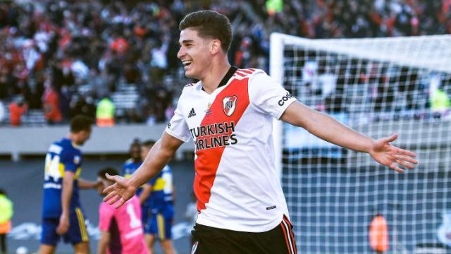 开云赛事-球迷回归!阿根廷国家德比 河床主场的火爆看台