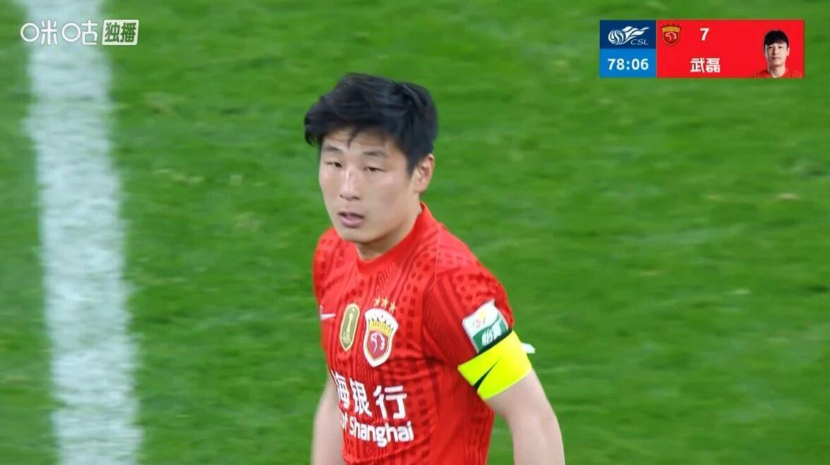 开云平台-下半场连轰4球！卫冕冠军4-1夺赛季首胜，西海岸2战丢6球遭连败