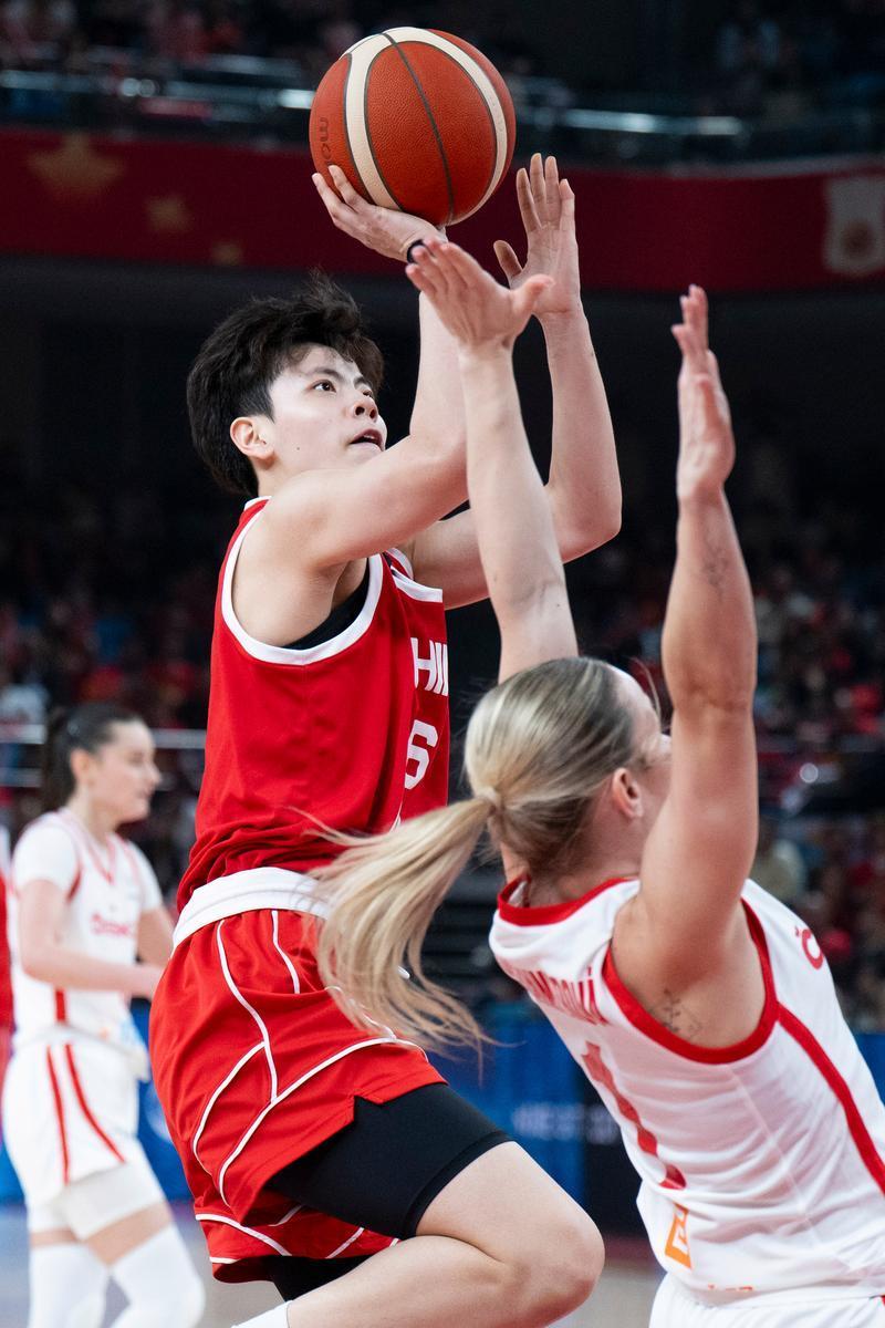 开云平台-一场10分险胜，中国女篮今夜击败捷克队！王思雨14分，韩旭12分